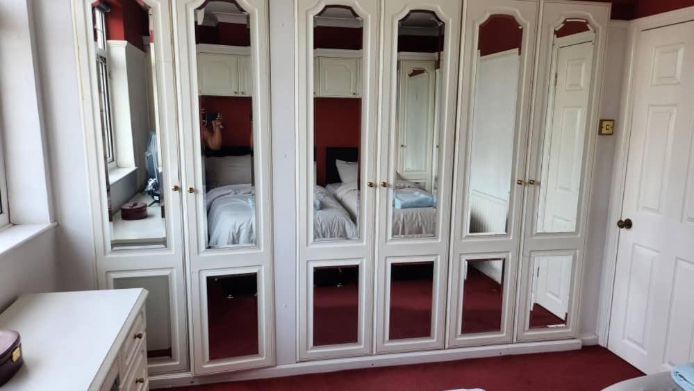 Cosy 4 Bed Home Edmonton Εξωτερικό φωτογραφία